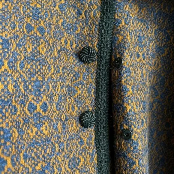 Vintage wool Borw Blue Woven Button Closure Neck Detail Cape OS